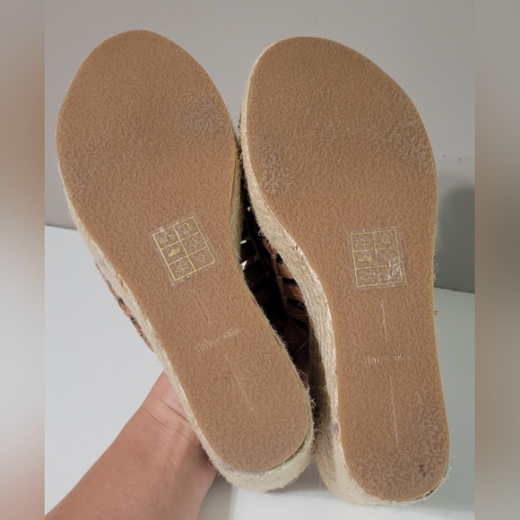 Dolce Vita Wedge Sandels - Picture 11 of 11